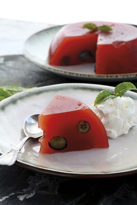 gelatina de sandía con frutos rojos