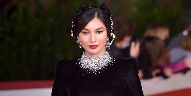 Gemma Chan’s Abs And Legs Look Unbelievably Toned In A Crop Top And Minidress Gemma Chan’s Abs And Legs Look Unbelievably Toned In A Crop Top And Minidress