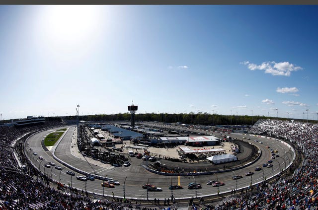 nascar taurės serija toyota savininkams 400