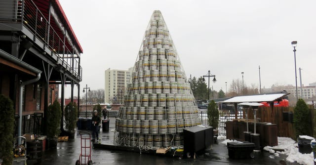 Genesee Beer Keg Christmas Tree Lighting 2022 Genesee Brewery Christmas Tree Made Of Kegs