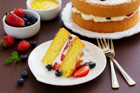 Genoise (cake) with cream, berries and lemon cream.