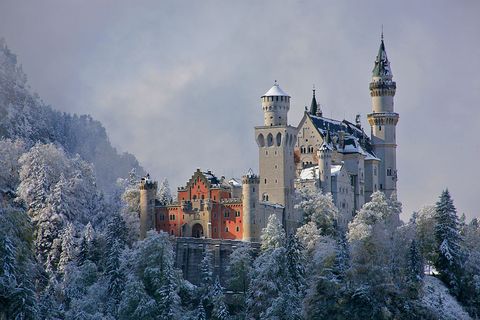 La vera storia del castello di Neuschwanstein, il preferito di Walt Disney