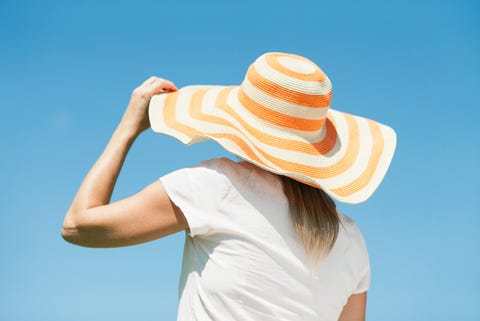 Embrasser les cheveux à chapeau