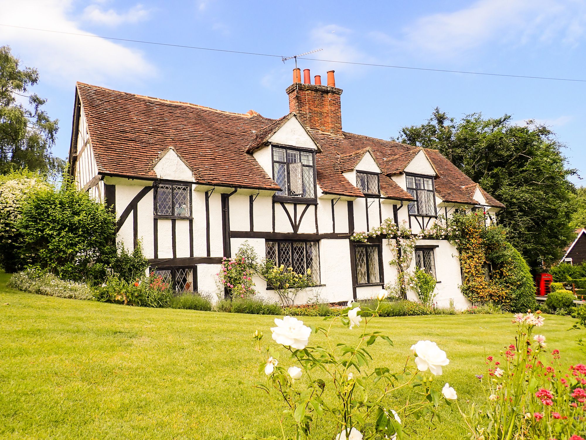 What Is A Tudor Style House Tudor House Design Style