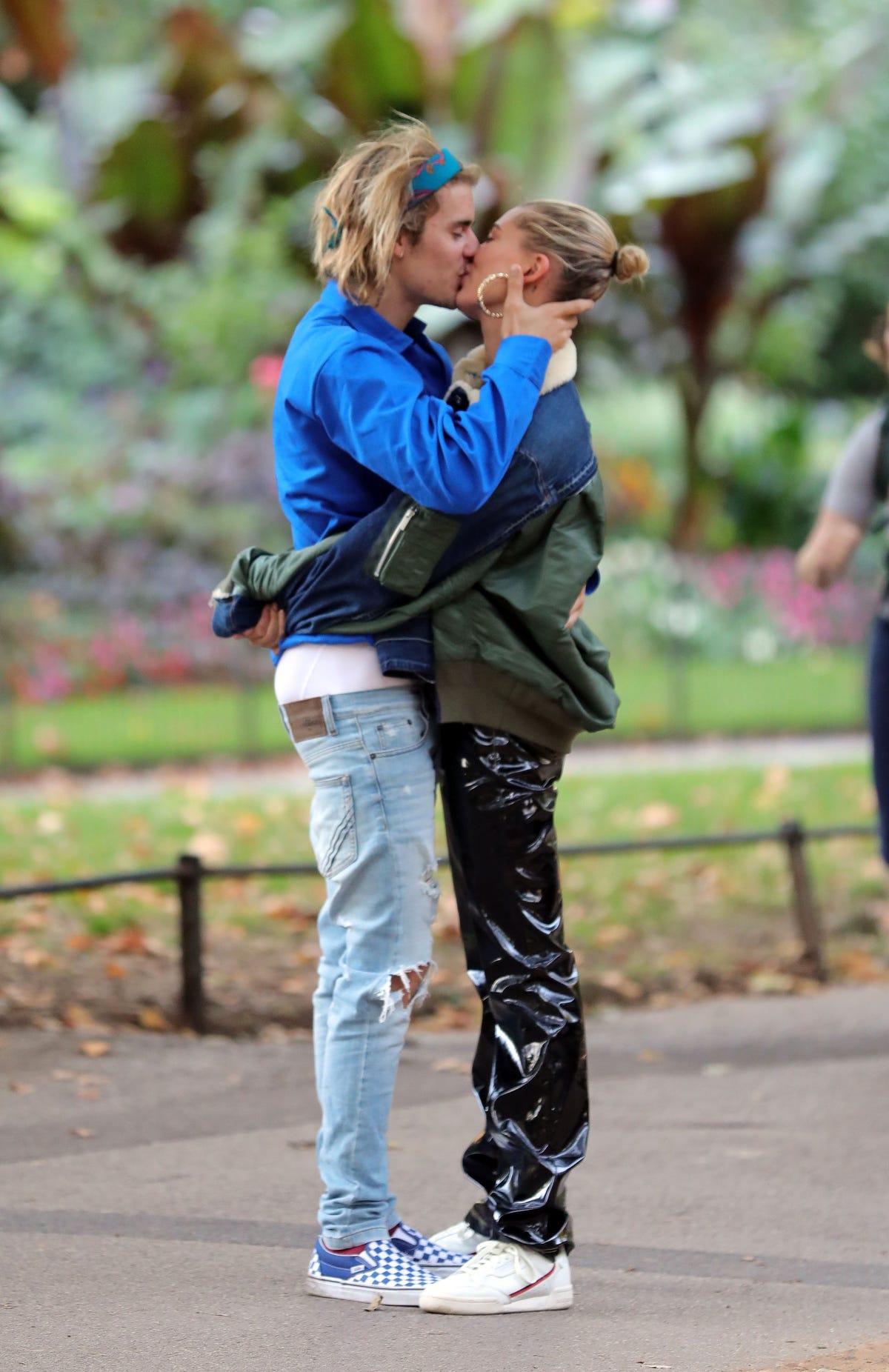 Justin Bieber And Hailey Baldwin Confirmed To Fan Theyre Married