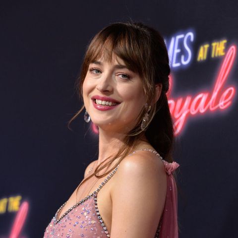 Dakota Johnson Wore a Sparkly Pink Gucci Gown to the 'Bad Times at the ...