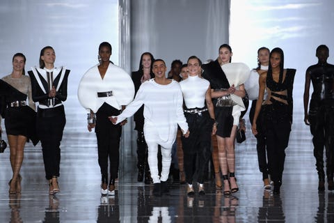 Cara Delevingne Opened Balmain Show at Paris Fashion Week While Lip ...