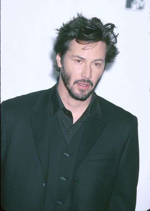 keanu reeves during the 1999 mtv movie awards at barker hanger in santa monica, california, united states photo by jeffrey mayerwireimage