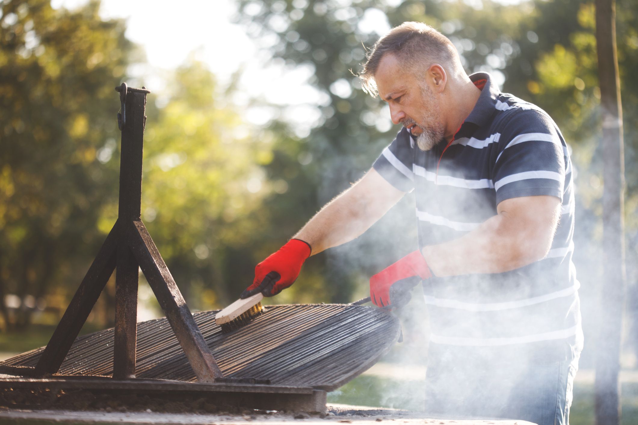 The Best Way to Clean Your Grill Without A BBQ Brush 