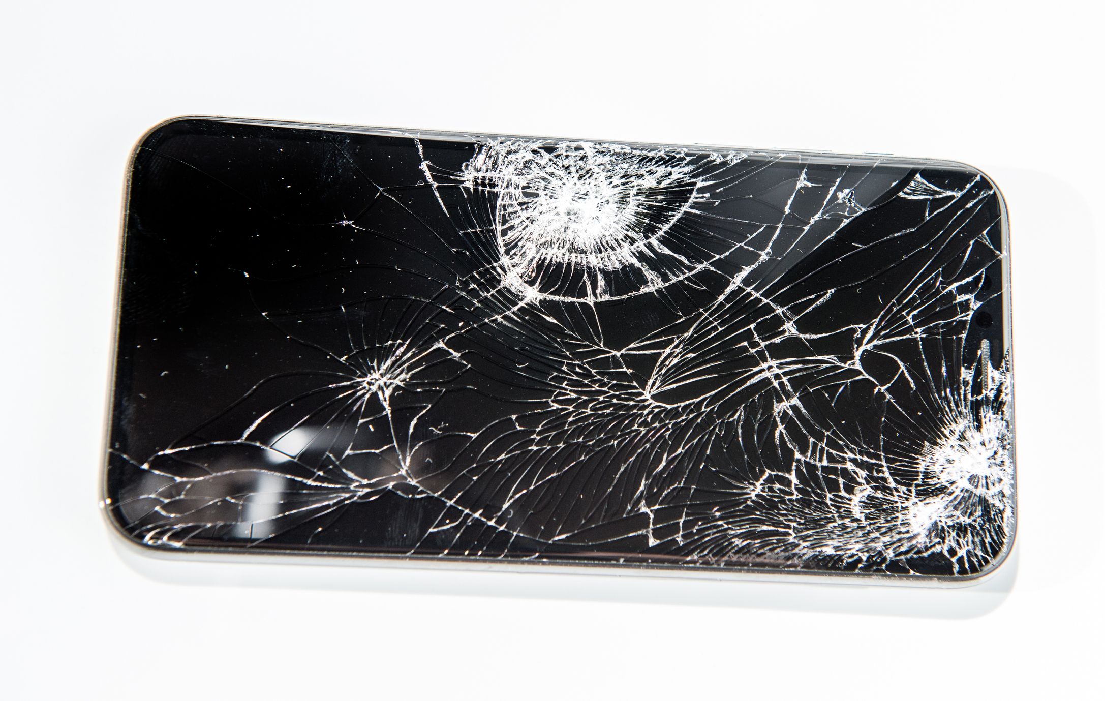 Купить разбитый телефон. Самсунг s8 разбитый. Разбит экран самсунг а32. Samsung a50 разбито стекло. Разбитый самсунг галакси а 30.
