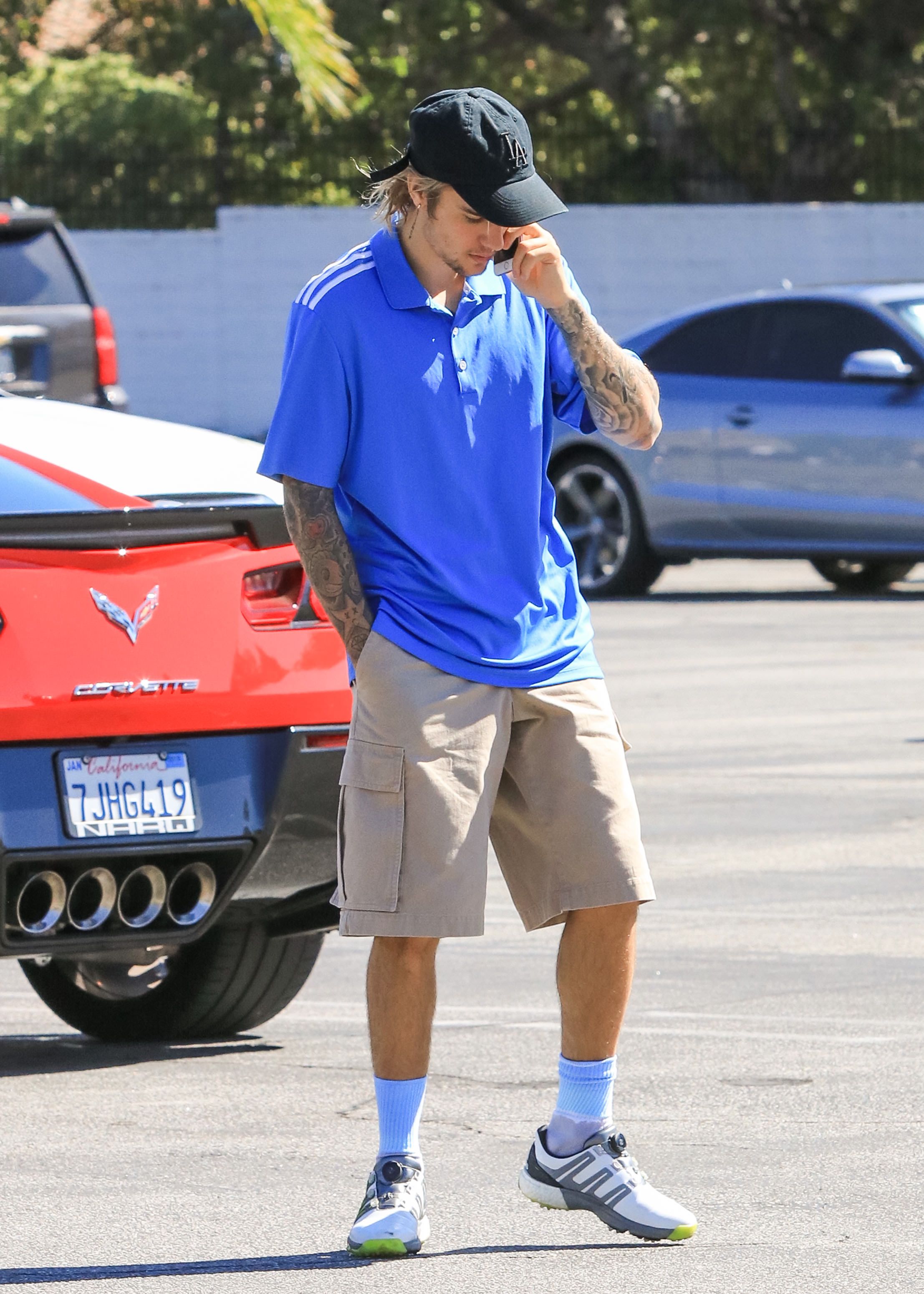 Does Justin Bieber Wearing Cargo Shorts 