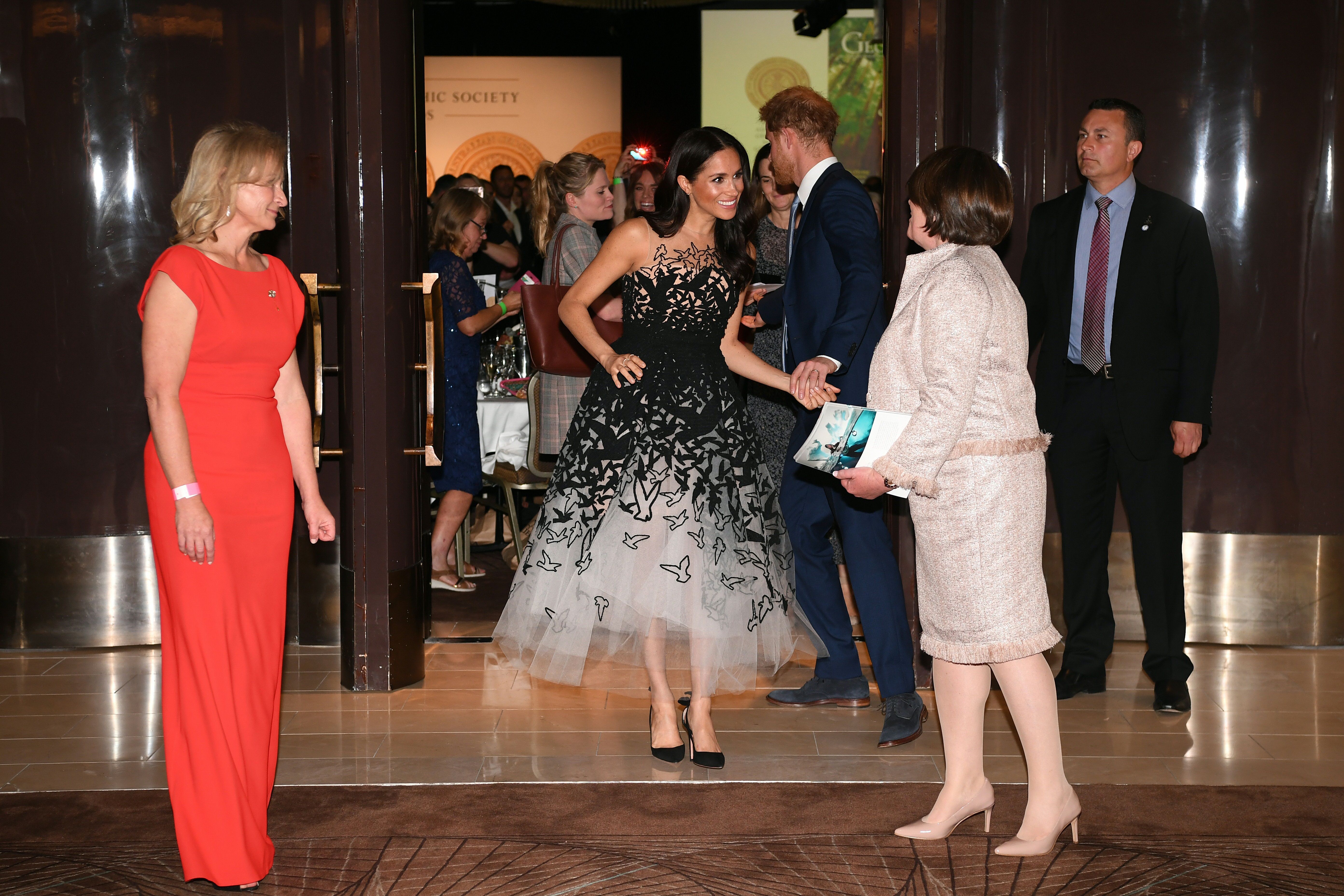 meghan markle oscar de la renta bird dress