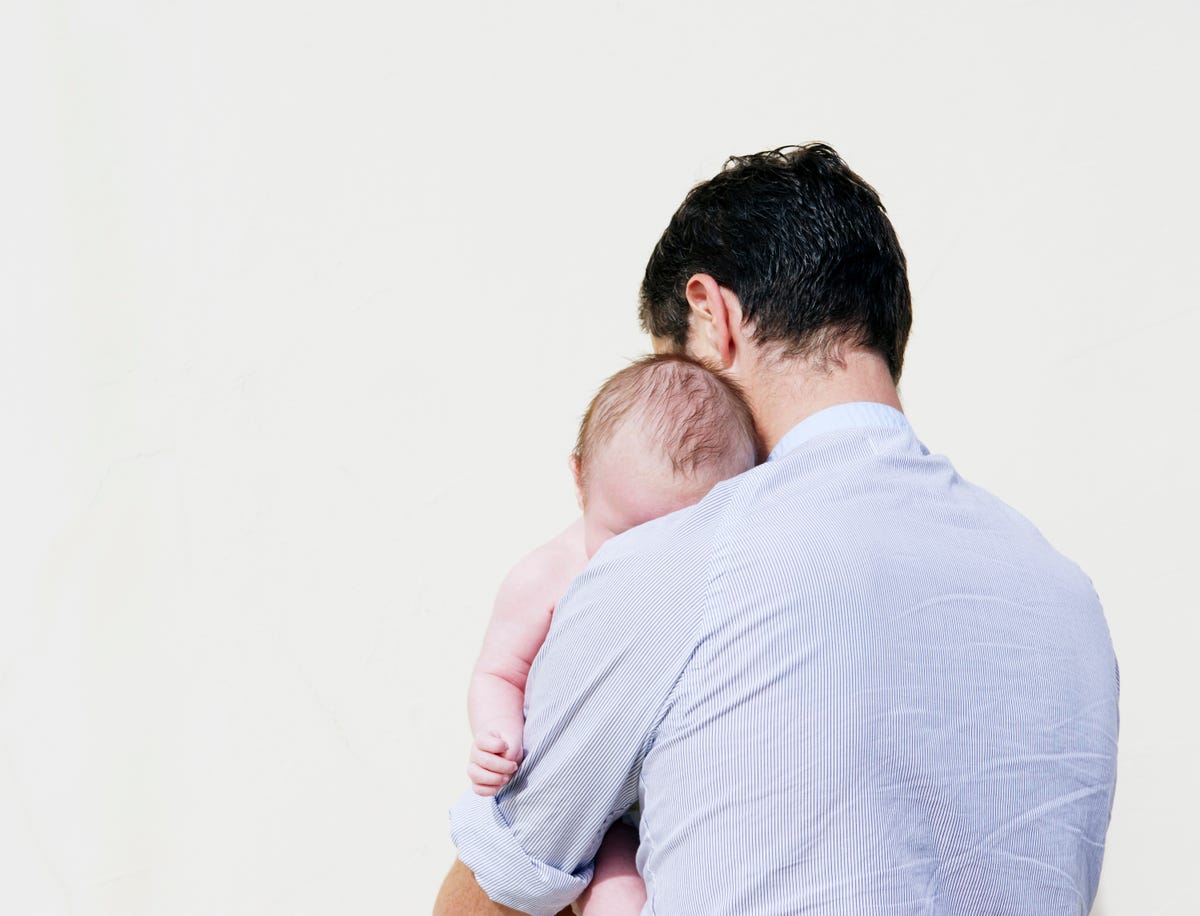 Can men have postpartum