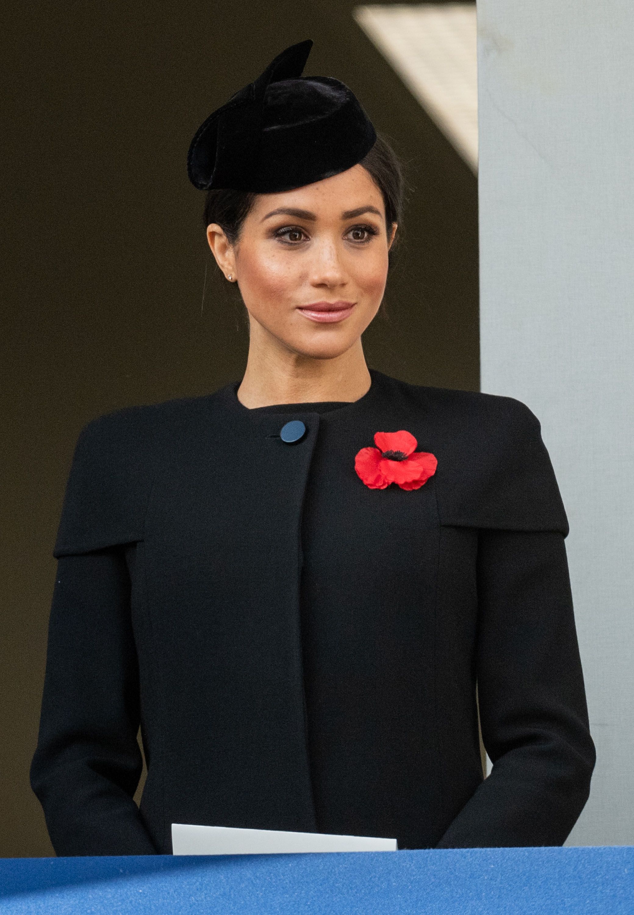 meghan markle black fascinator