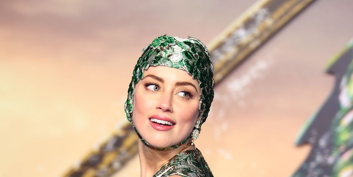 Amber Heard Wears Swim Cap With Valentino Gown At Aquaman S London Premiere