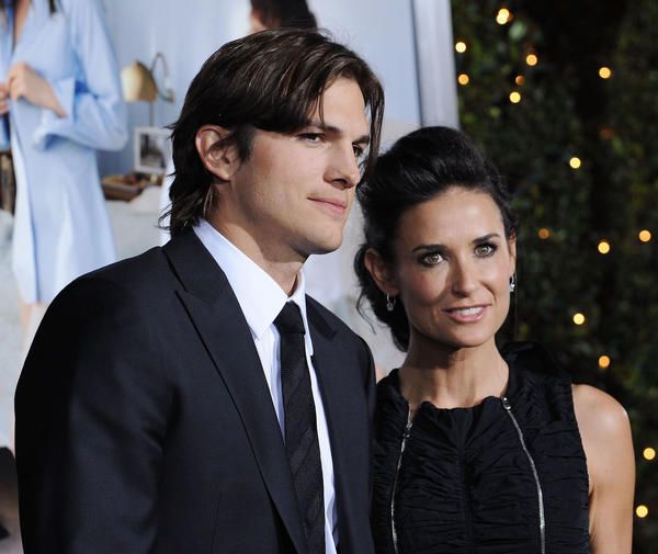 Mila Kunis Ashton Kutcher incontri 2012
