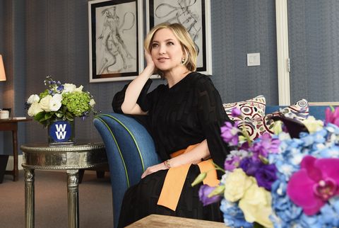 Kate Hudson Shares a Picture of Herself Breastfeeding on ...