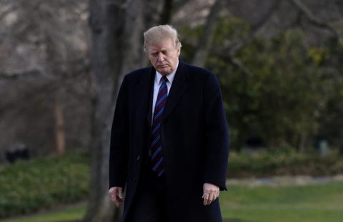 Washington, DC Februar 08 US-Präsident Donald Trump kehrt ins Weiße Haus zurück, nachdem er am 8. Februar 2019 im Walter Reed National Military Medical Center seine jährliche körperliche Untersuchung in Washington, DC, erhalten hat Foto von Olivier Douliery Poolgetty Images