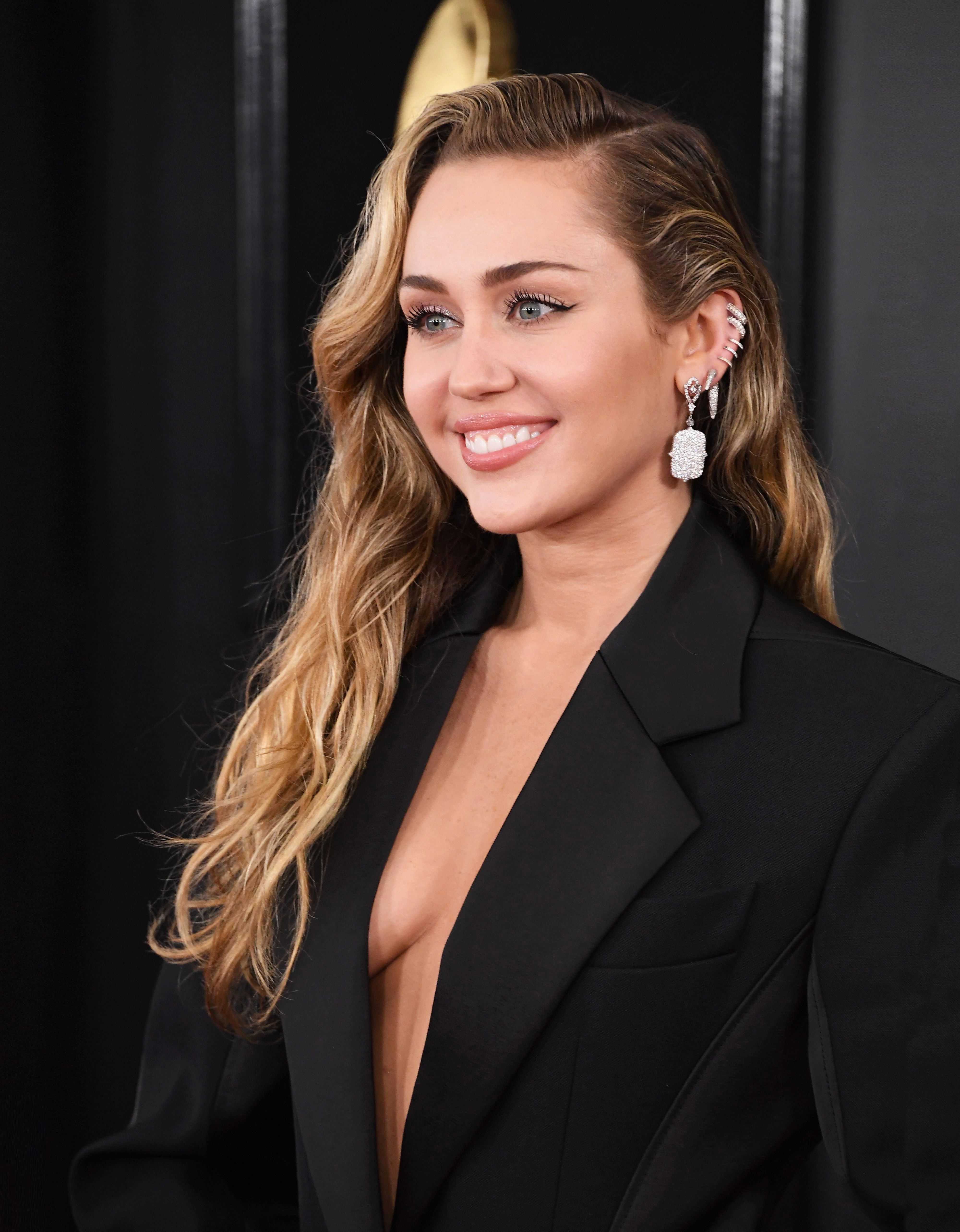 Miley Cyrus Hair Is Now Styled Into A Lob For The 2019 Met Gala