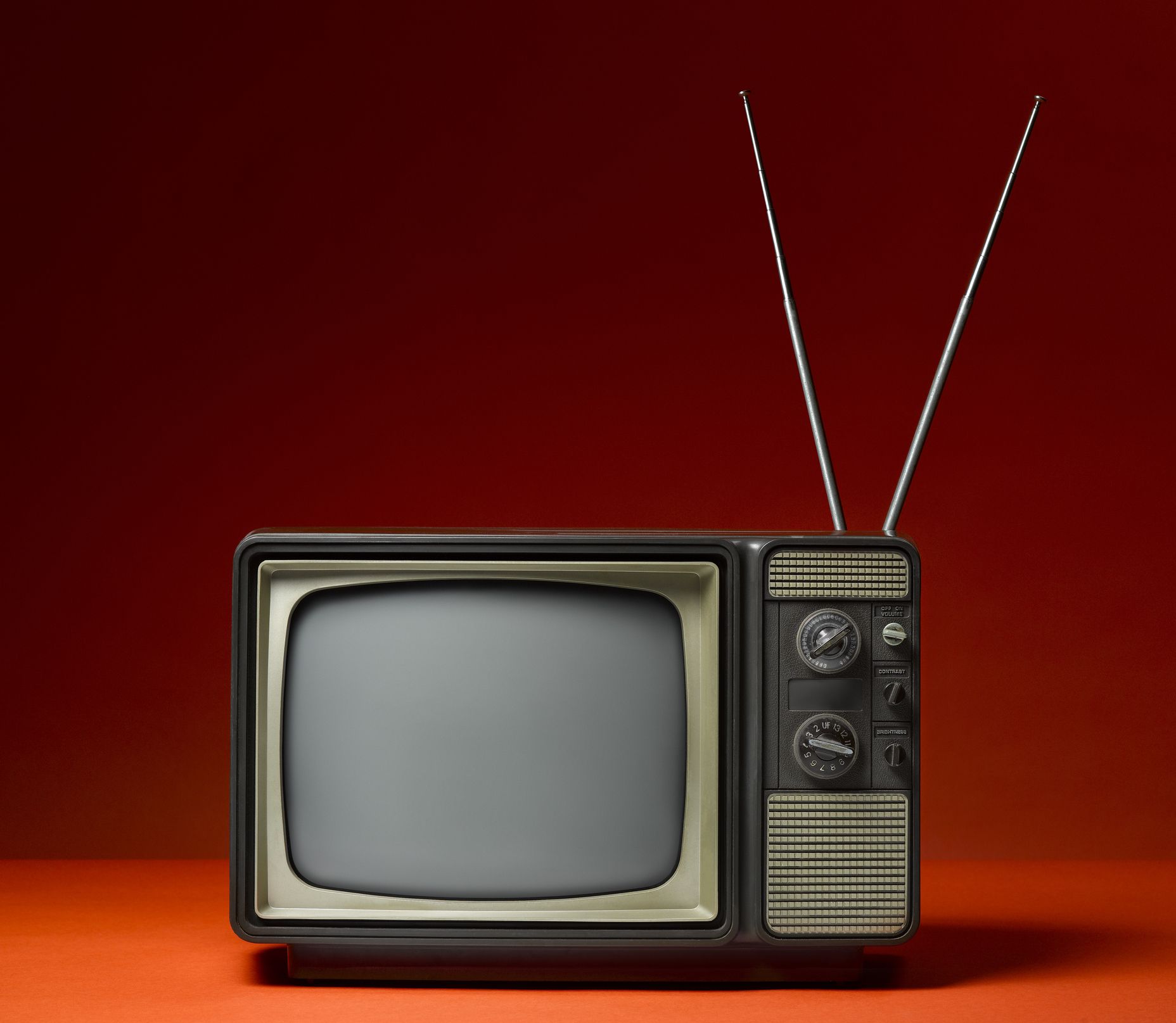 Tv set. Старый телевизор. Ретро телевизор. Винтажные телевизоры. Красный телевизор ретро.