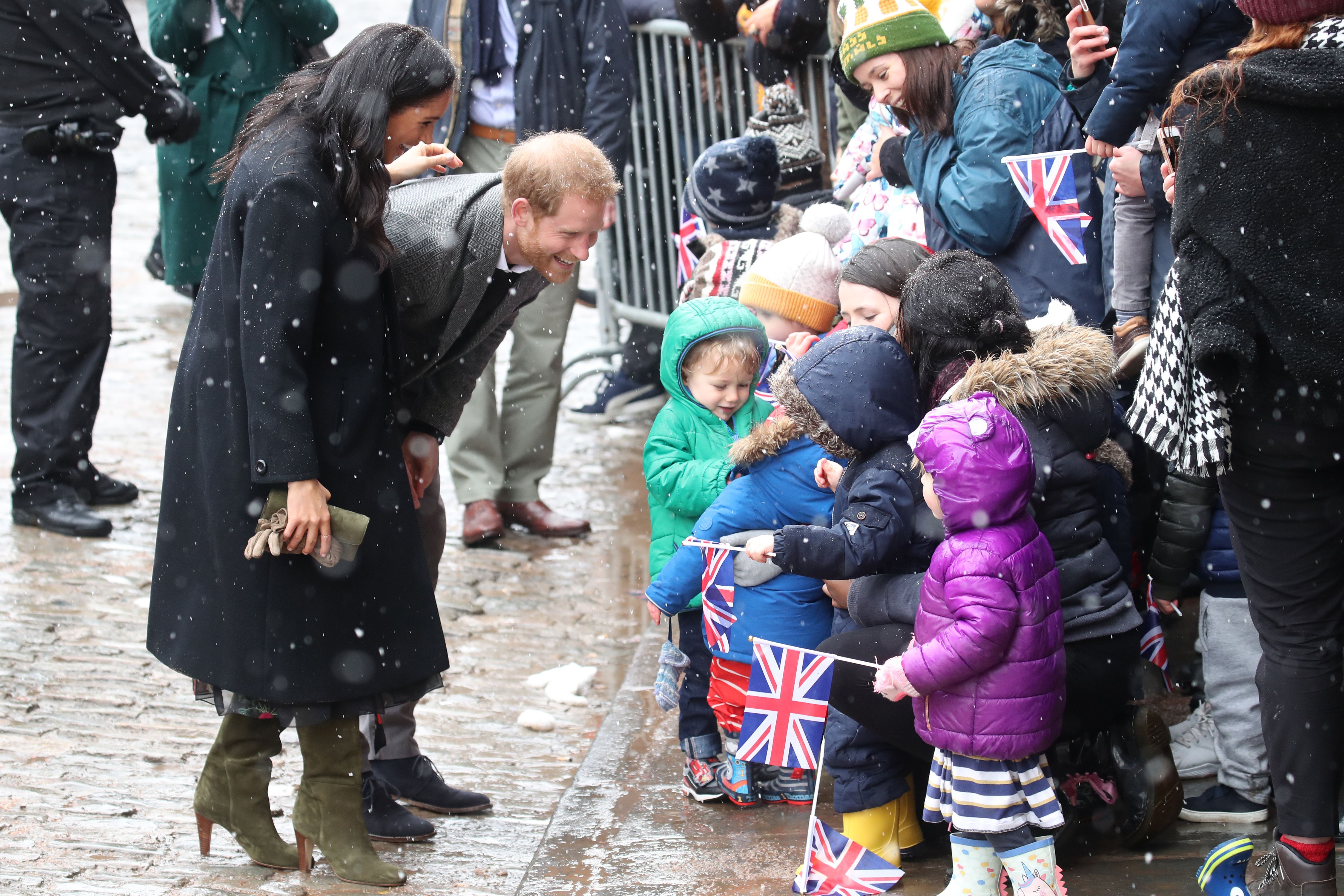 Meghan Markle Prince Harry Romantic Snow Walk Bristol - Meghan Markle ...