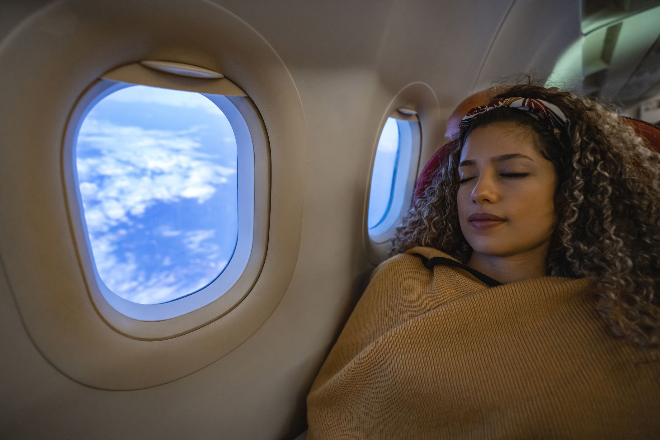 13 Best Travel Blankets For Airplanes 2020