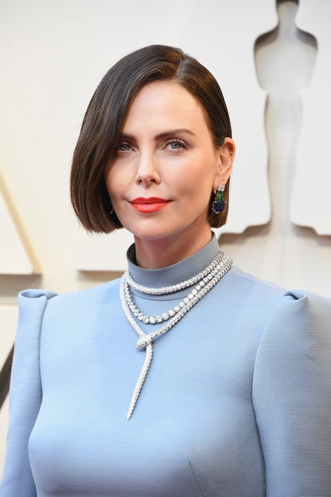 Charlize Theron at the Oscars Looks Like a Whole New Woman