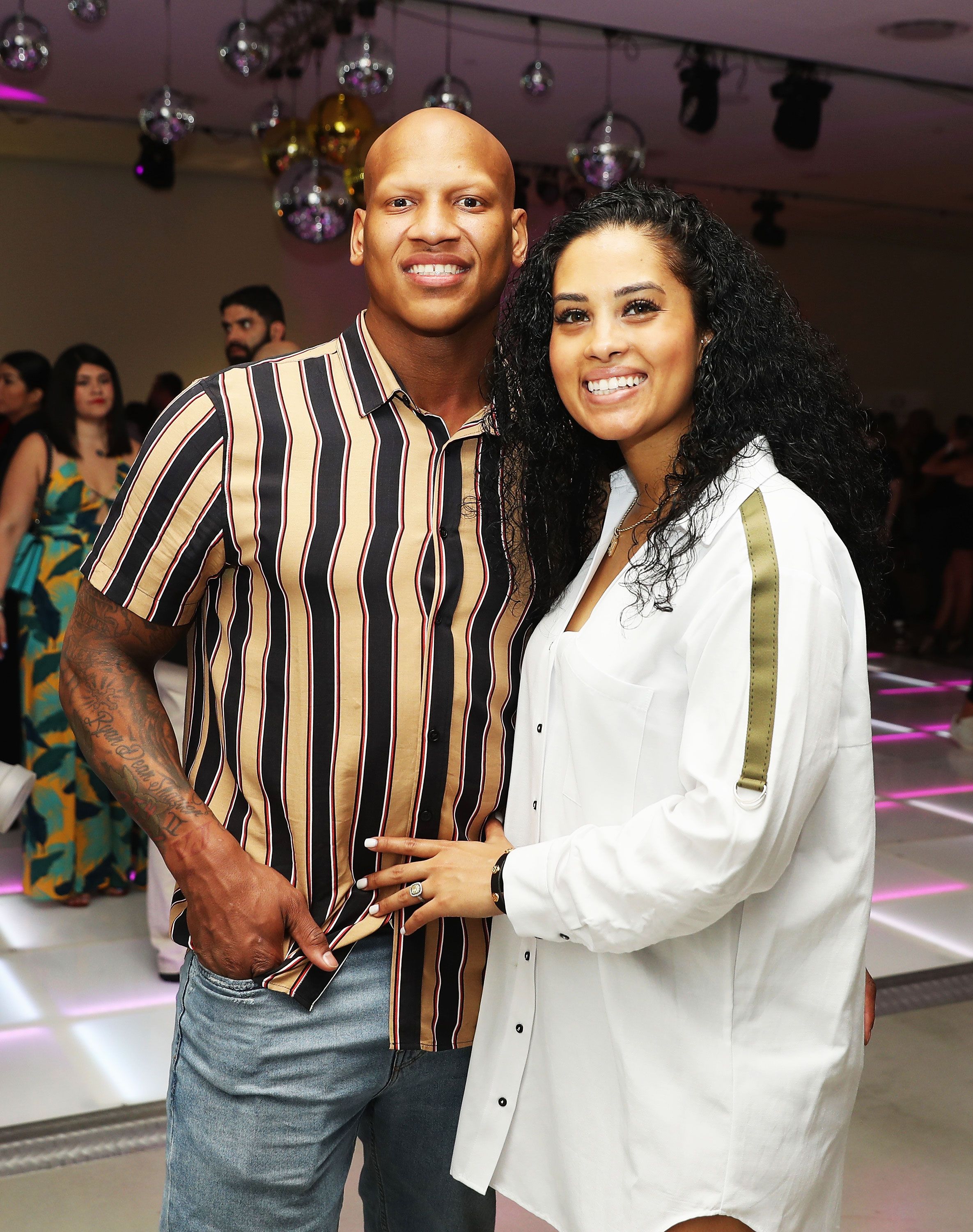    Ryan Shazier con dulce, Esposa Michelle Rodriguez 