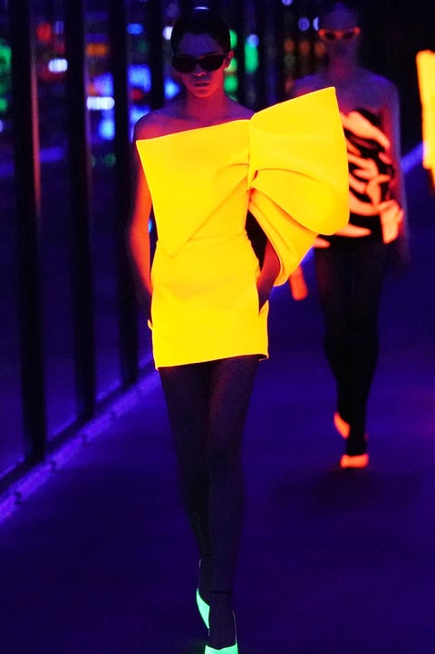 Neon Trend Runway Streetstyle — How To Wear Neon