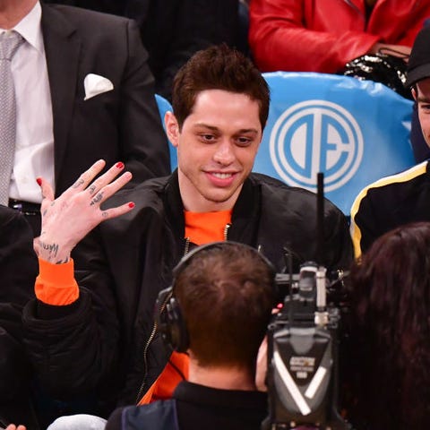 Pete Davidson Rocked Red Nail Polish At A Knicks Game And We Re Into It - What Does Red Nail Polish On A Guy Mean