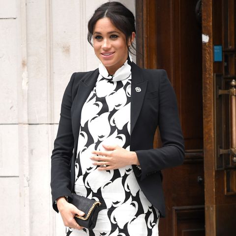 Why Meghan Markle is being urged to skip the post-baby photos