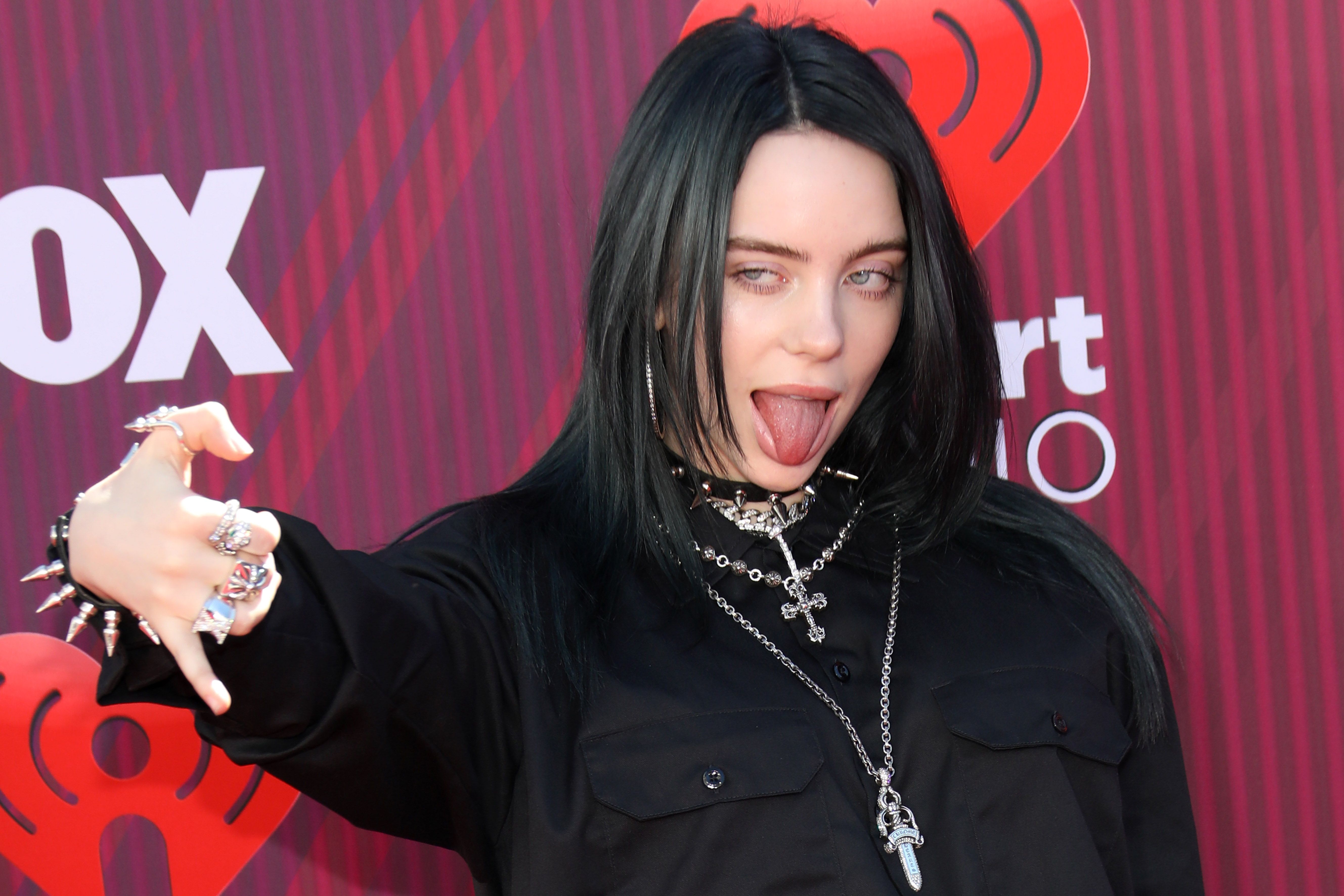 Billie Eilish Just Had The Most Hilarious Wardrobe Malfunction