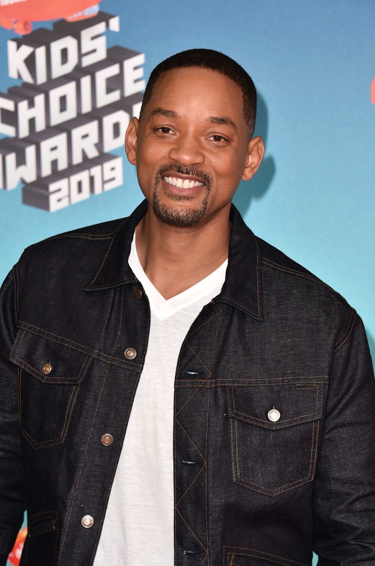 Watch Will Smith Shows Off His Basketball Skills on the Set of 'Bad ...