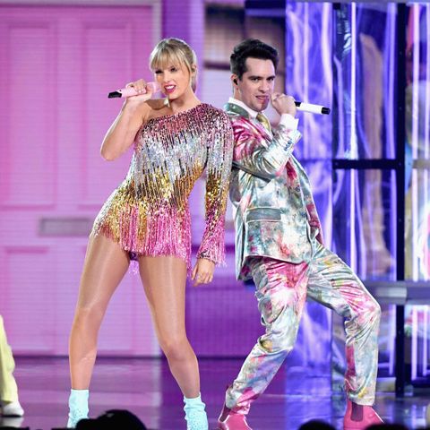 Taylor Swift ME! Performance Best Twitter Reactions at ...