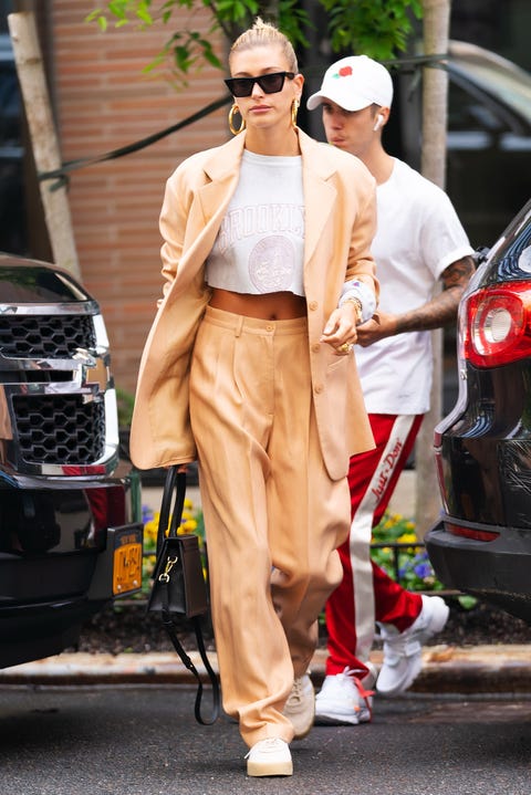 Street fashion, Clothing, Sunglasses, Fashion, Eyewear, Walking, Sportswear, Vehicle, Footwear, Headgear, Street fashion, Clothing, Sunglasses, Fashion, Eyewear, Walking, Sportswear, Vehicle, Footwear, Headgear,
