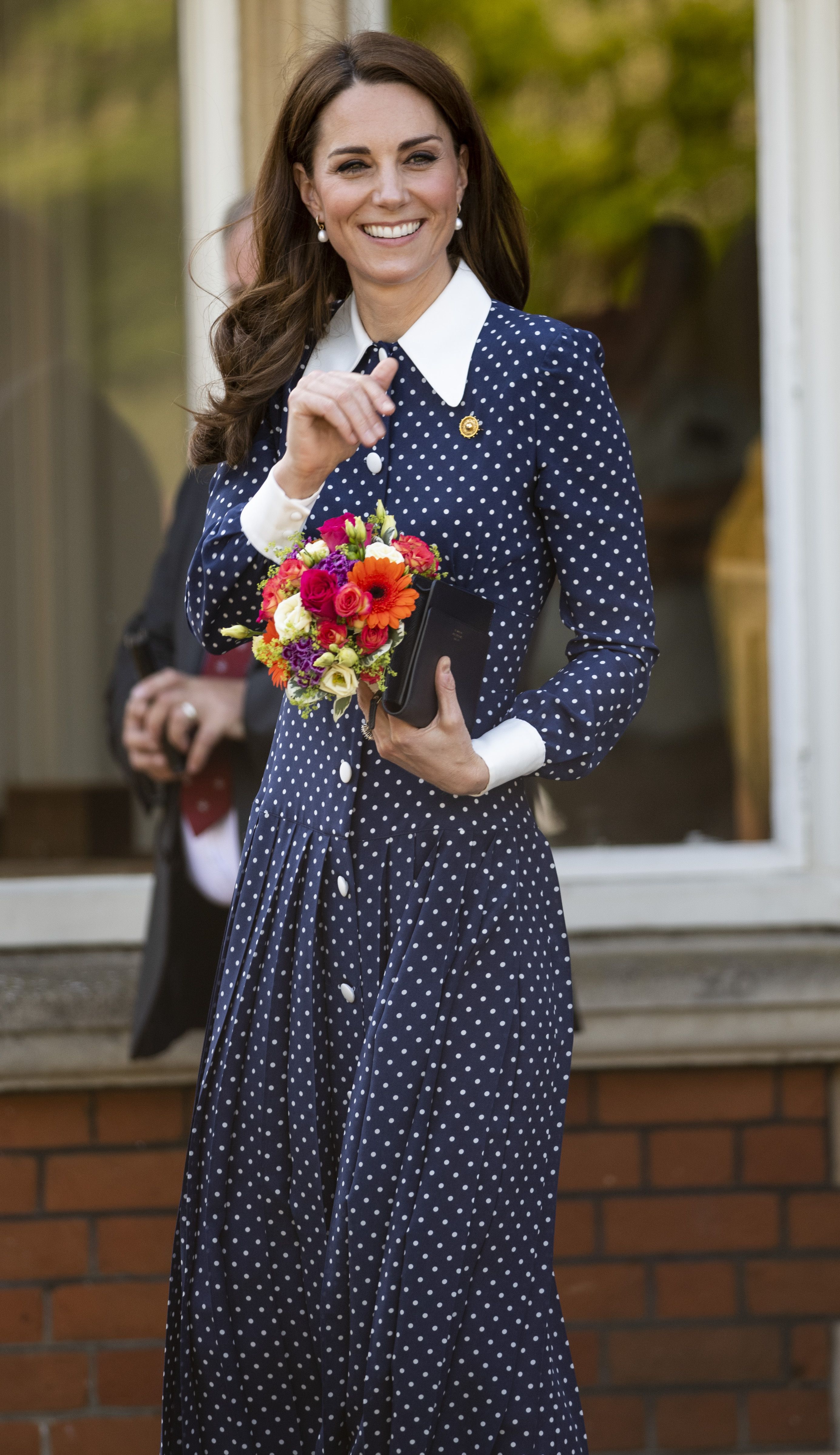 Personas con discapacidad auditiva Megalópolis Palpitar Kate Middleton confirma que el estampado de lunares es su mejor comodín  para el entretiempo - Kate Middleton vuelve a elegir el vestido de lunares  con el que triunfó el pasado otoño