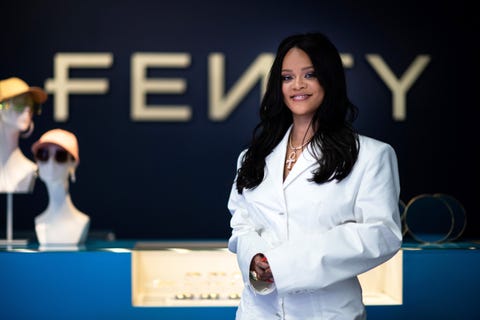 fashion-FRANCE-FASHION-RIHANNA-FENTY