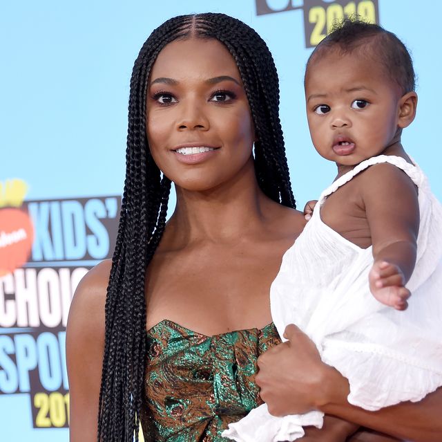 Gabrielle Union And Daughter Kaavia Matched In Blue Swimwear
