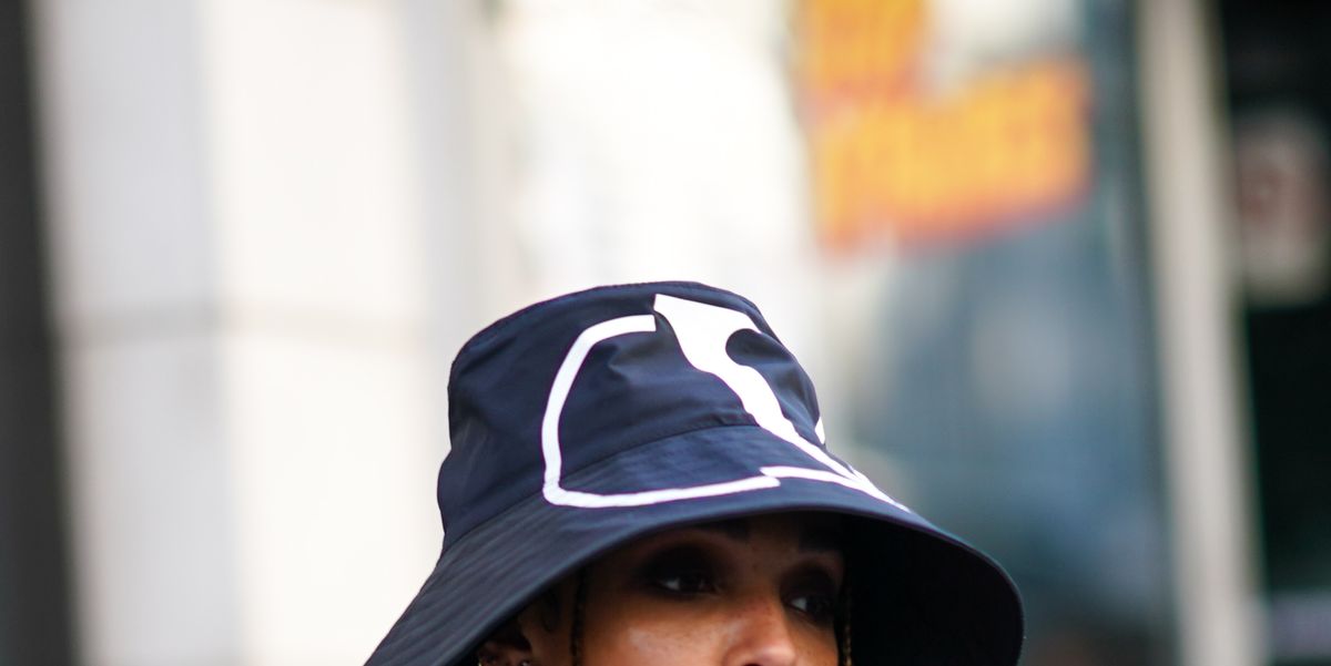 Bucket Hat Trend Runway Streetstyle – How to Wear Bucket Hats