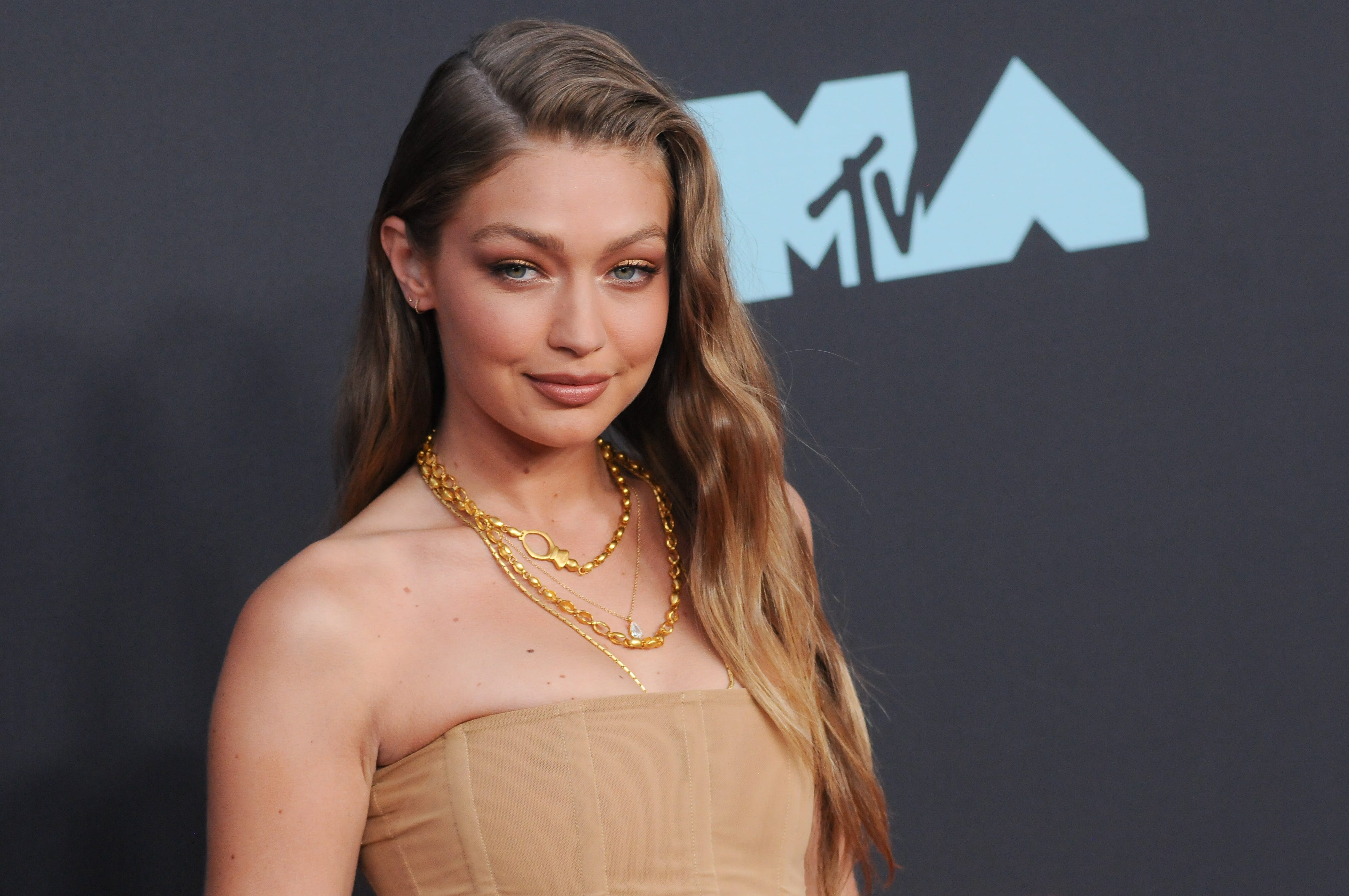 Gigi Hadid Mistook Jade Jolie for Taylor Swift at VMAs