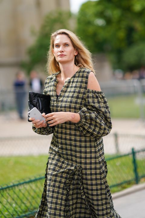 Street Style : Paris Fashion Week - Menswear Spring/Summer 2020 : Day Three