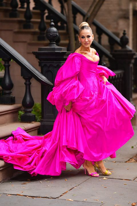 Gown, Fashion model, Pink, Dress, Clothing, Haute couture, Fashion, Formal wear, Beauty, Magenta, 