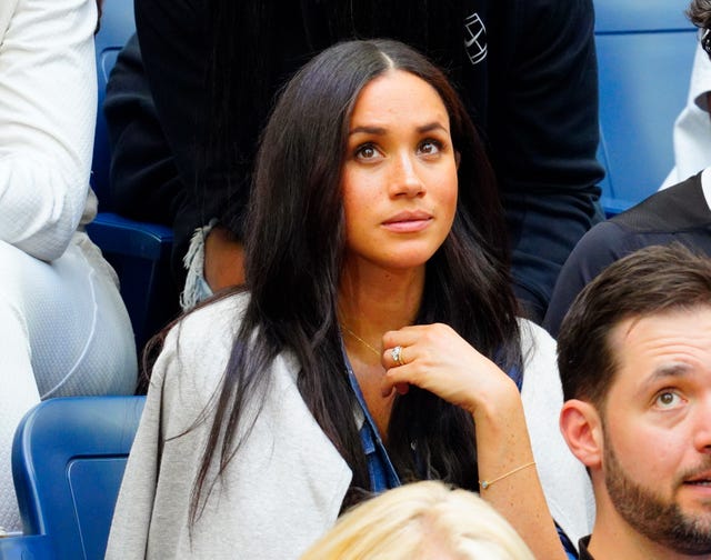 Meghan markle initial necklace us open