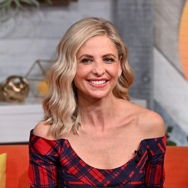 Sarah Michelle Gellar Has Pink Hair Celebrity Transformations Celebrity Hair Transformations