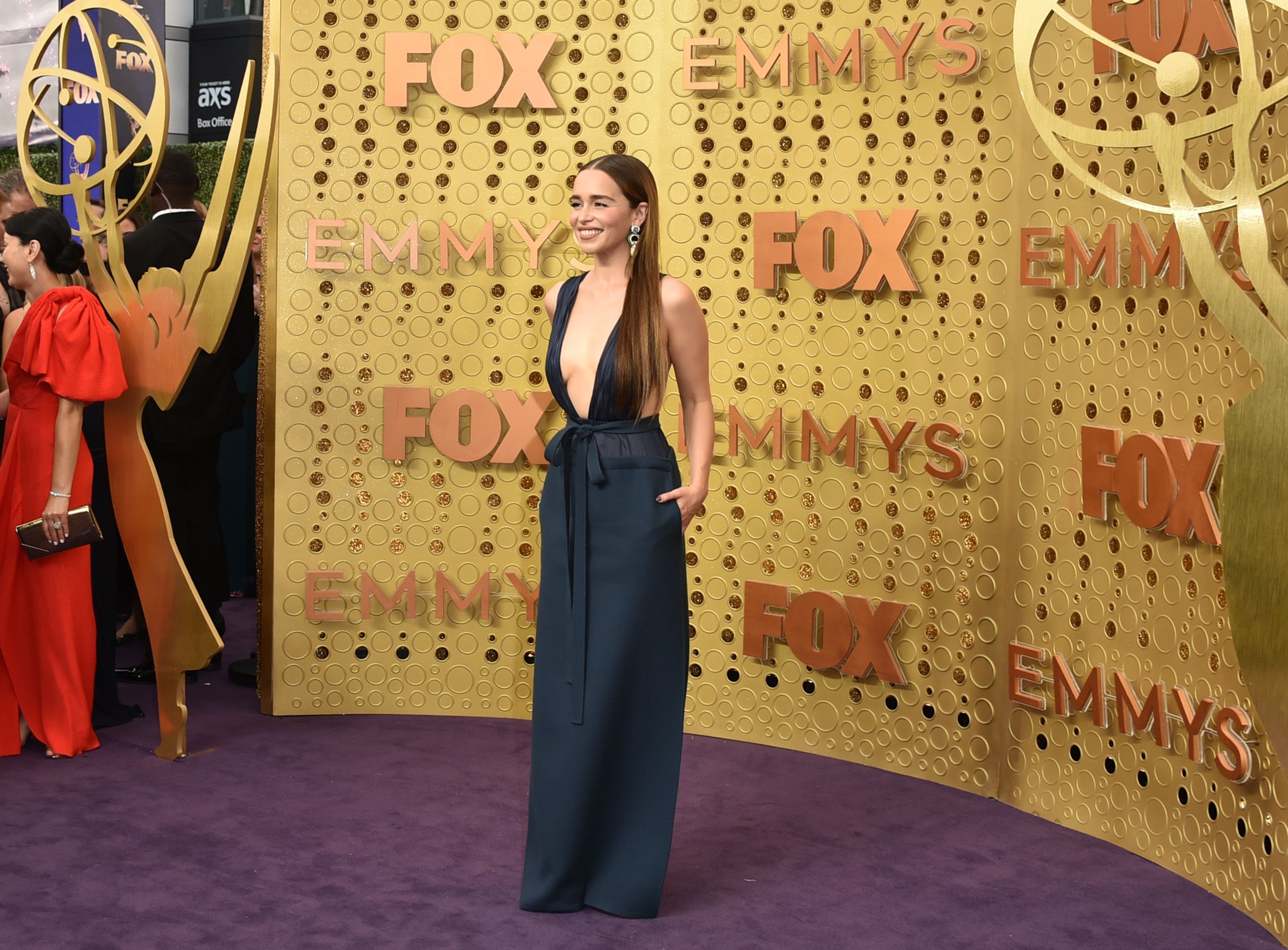 emilia clarke emmy dress