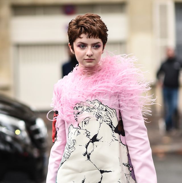 Feathers Fashion - How To Nail The Season's Fluffiest Trend