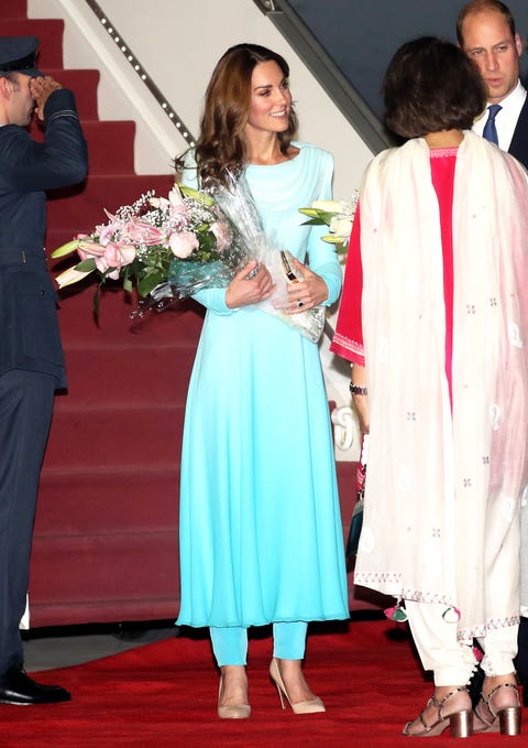Kate Middleton Wears Catherine Walker Shalwar Kameez on Day 1 of ...