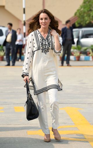 320px x 507px - Kate Middleton: Best Looks From The Pakistan Royal Tour