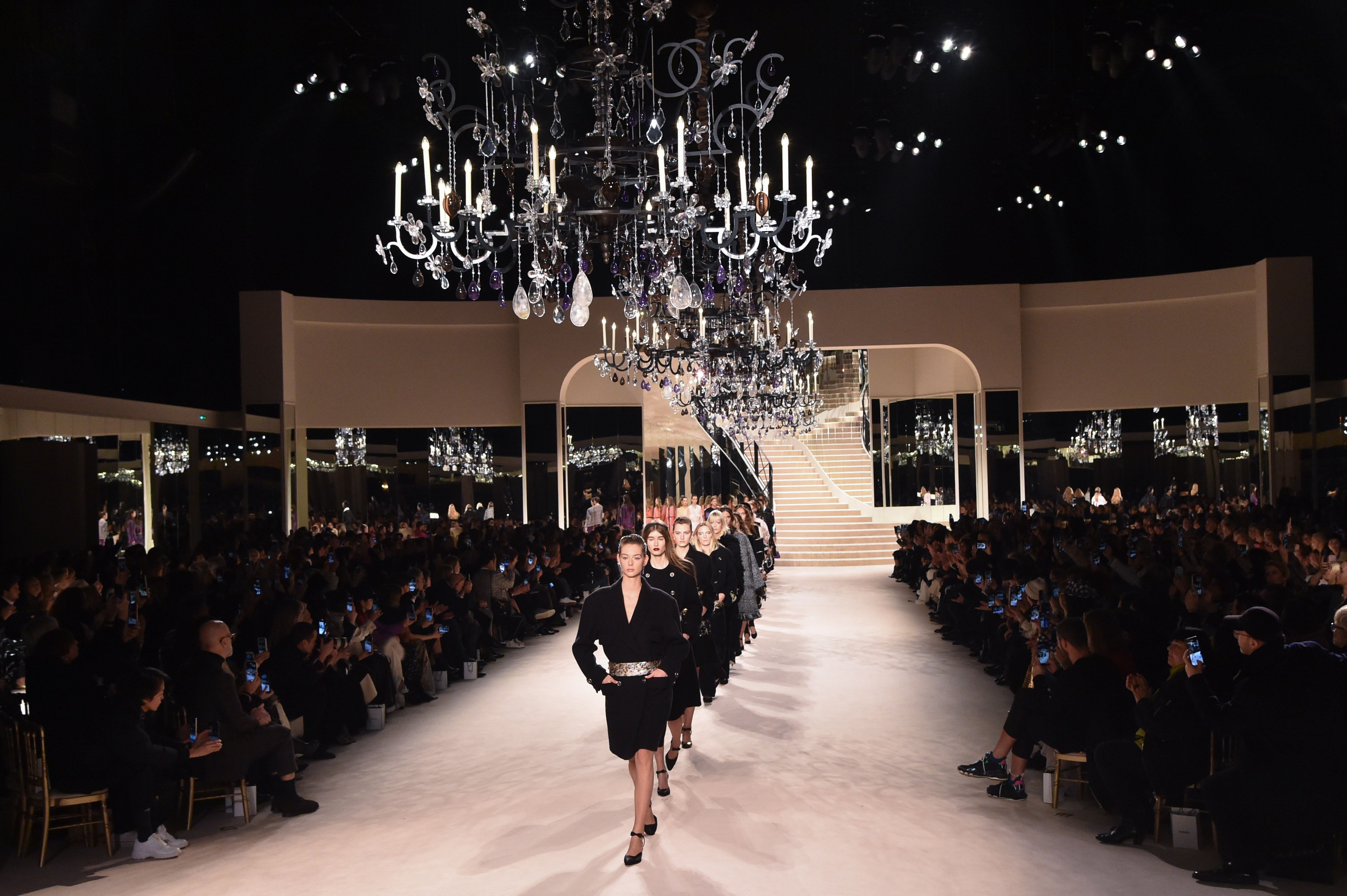 Pebish Modsætte sig middag The Most Breathtaking Chanel Fashion Week Show Sets