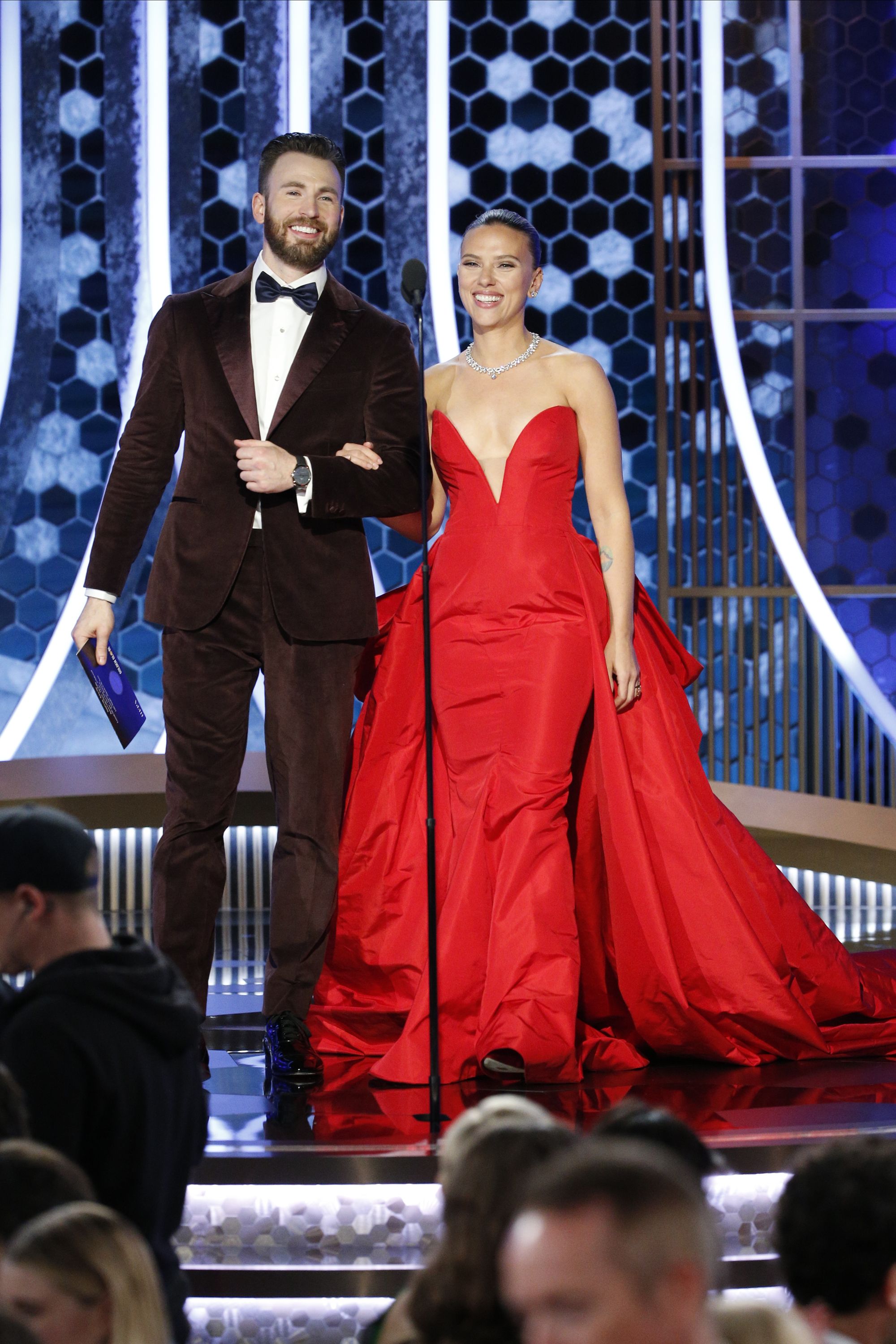 Chris Evans Jumped To Scarlett Johansson S Rescue As She Struggled
